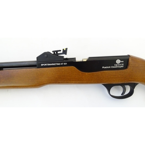 579 - Airgun: An 'XT501 Rabbit Destroyer' .22/5.5mm CO2 bolt-action air rifle by SMK, England.  21 3/4'' b... 