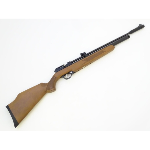 581 - Airgun: A 'PR900 Victory' .177/4.5mm pre-charged pneumatic air rifle by SMK, England.  22 1/2'' barr... 