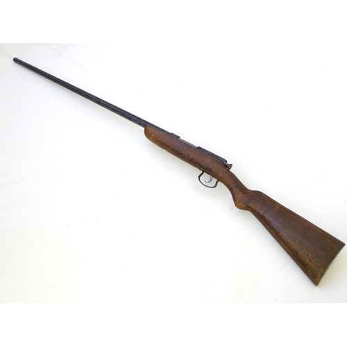 601 - Shotgun: A .410 bolt-action gun by Webley & Scott, Birmingham. 25 1/2'' fixed choke barrel with 2 1/... 