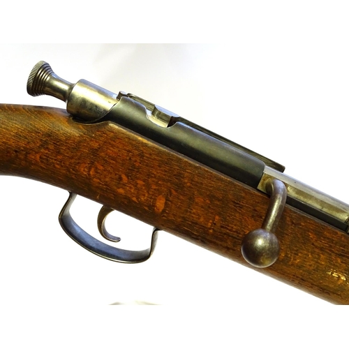 601 - Shotgun: A .410 bolt-action gun by Webley & Scott, Birmingham. 25 1/2'' fixed choke barrel with 2 1/... 