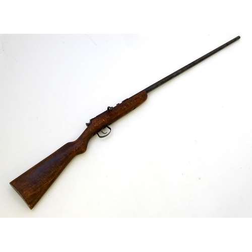 601 - Shotgun: A .410 bolt-action gun by Webley & Scott, Birmingham. 25 1/2'' fixed choke barrel with 2 1/... 