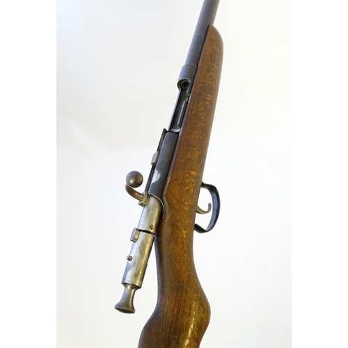 601 - Shotgun: A .410 bolt-action gun by Webley & Scott, Birmingham. 25 1/2'' fixed choke barrel with 2 1/... 