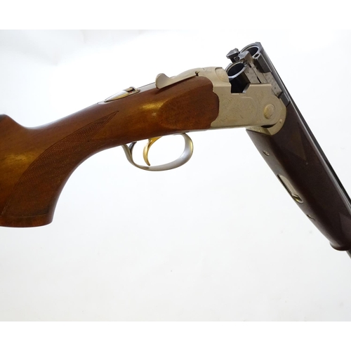 615 - Shotgun: A cased 'Silver Pigeon S' 20 bore over and under boxlock ejector shotgun by P Beretta, Ital... 