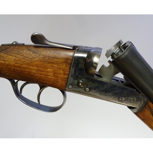 621 - Shotgun: A 'Squire' 12 bore side by side boxlock shotgun by AyA, Spain. 28'' fixed choke barrels wit... 