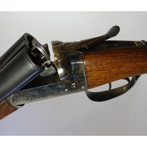 621 - Shotgun: A 'Squire' 12 bore side by side boxlock shotgun by AyA, Spain. 28'' fixed choke barrels wit... 