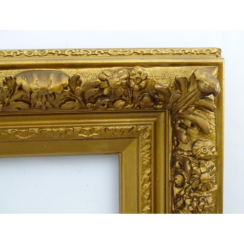 182 - Frame : A fine quality English Victorian picture frame with high relief of Acanthus and flowers, ove... 