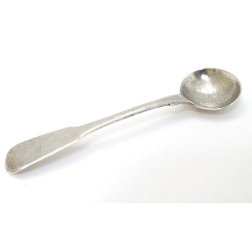 124 - A Geo III silver fiddle pattern salt spoon hallmarked London 1815 maker SH 3 3/4'' long