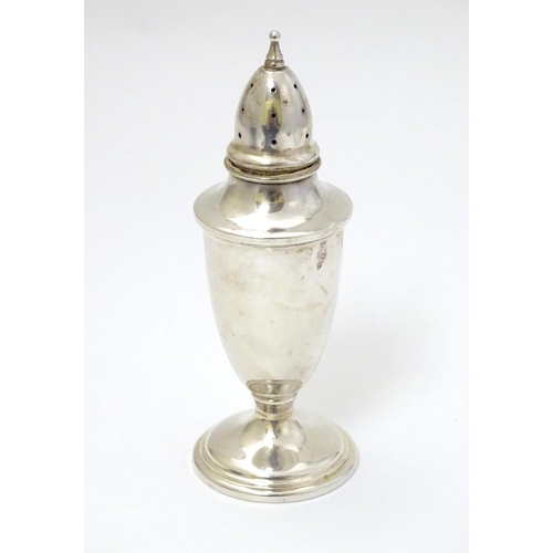 144 - An American silver pepperette approx 4 3/4'' high (32g)