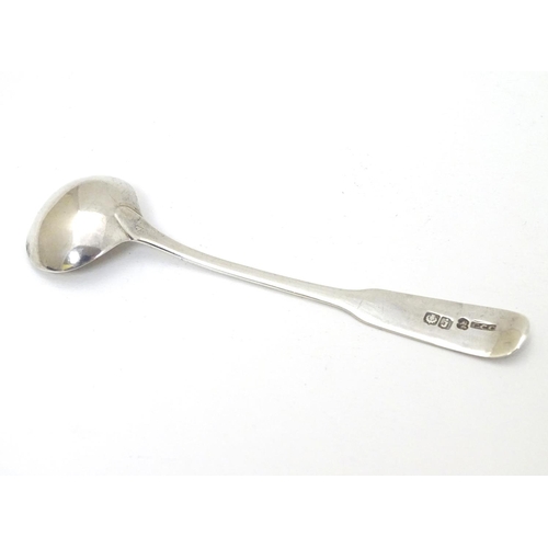 208 - A Scottish silver fiddle pattern salt spoon hallmarked Edinburgh 1815 maker George C Constable. With... 