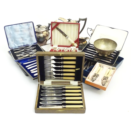 264 - Assorted silver plated wares including tea set cased flatware, fish eaters etc