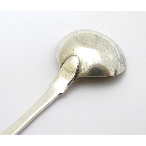 271 - A silver fiddle and shell pattern salt spoon hallmarked Edinburgh 1819 maker James Smith 4'' long (1... 