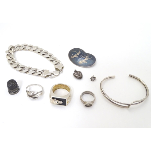 369 - Assorted jewellery including a silver bracelet, bangle, brooch, ring etc.