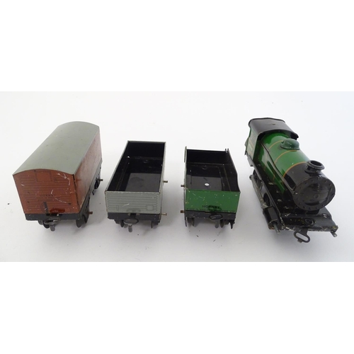 431 - Hornby : ' Hornby Train Goods Set No. 30 ' a boxed 'O' gauge ( no track ) comprising of 040 ' 45746 ... 