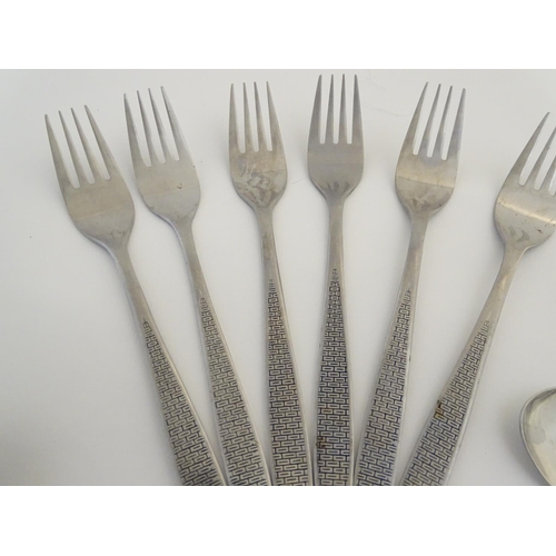 740 - Vintage Retro : ' Viners INT ' Stainless Steel cutlery to include weave style decoration , 8 x 4 tin... 