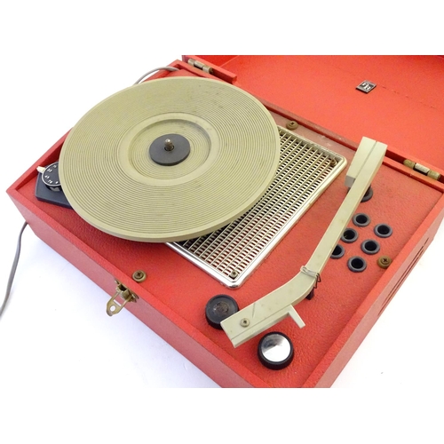 748 - Vintage Retro : a 1960's PR ( Portadyne Radio and TV ) portable electric record player  , with carry... 