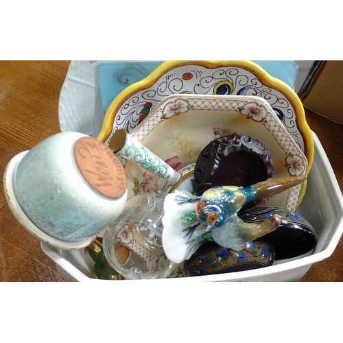 124 - A box of assorted ceramics etc.