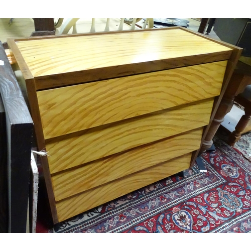 136 - A mid 20thC century 4 drawer chest of drawers