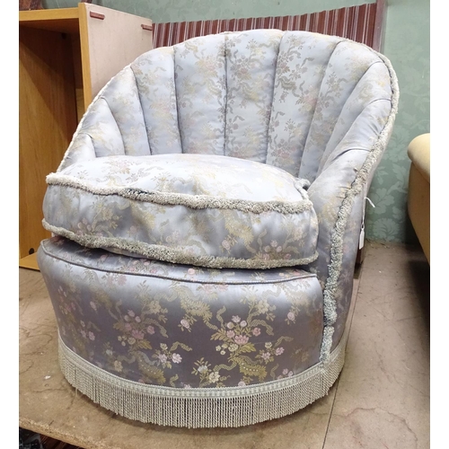 165 - An Art Deco boudoir chair with a shell back