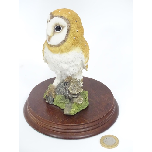 185 - A Leonardo Collection model of a barn owl