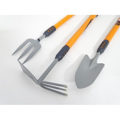 261 - Set of three garden tools with extendable handles, 3ft maximum