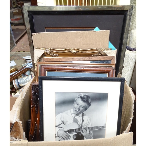 276 - Assorted pictures, framed photos, prints etc. To include, a framed original press photograph of Tomm... 