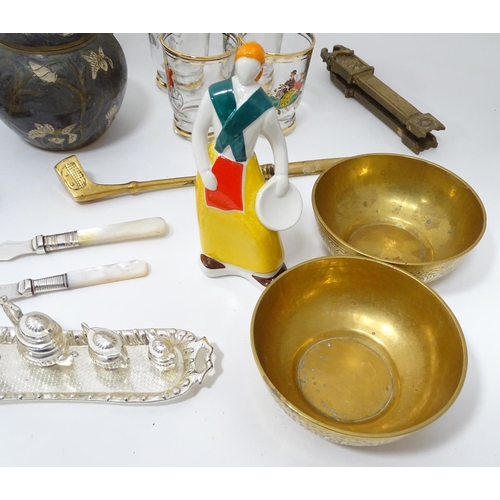 340 - A quantity of miscellaneous items, to include a ceramics, silver plated items etc.