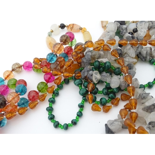 347 - A quantity of assorted hardstone beads, to include malachite, agate, cornelian