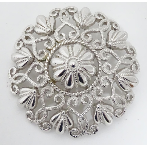 363 - A Trifari brooch