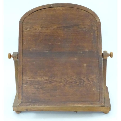 395 - A Victorian mahogany toilet mirror