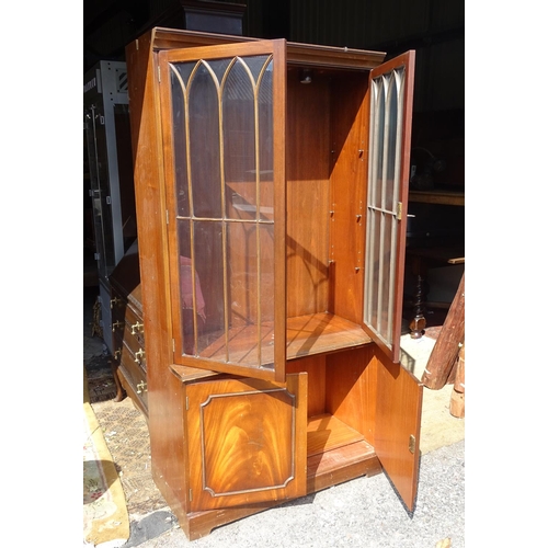 477 - A glazed bookcase