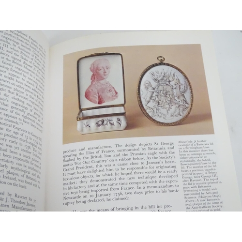 532 - Book: A book on 'English Enamel Boxes: from the Eighteenth to the Twentieth Centuries' by Susan Benj... 