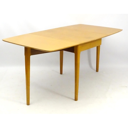 538 - Retro Vintage : a British Meredew drop flap extendable No. 408 table and 4 single chairs in light oa... 