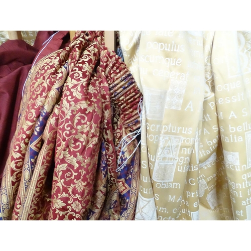 547 - A quantity of assorted curtains