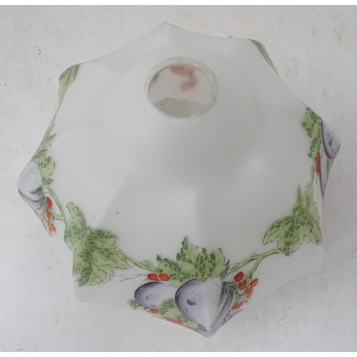 553 - A small glass lampshade with vine decoration