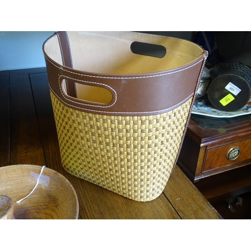 575 - A quantity of turned wooden and wicker items, to include tazza, gavel, bowl, wicker basket etc.