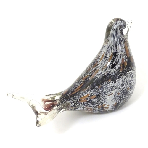 116 - Glass: an Italian bird, possibly Murano, with clear overlay black flecked body with Aventurine, 6'' ... 