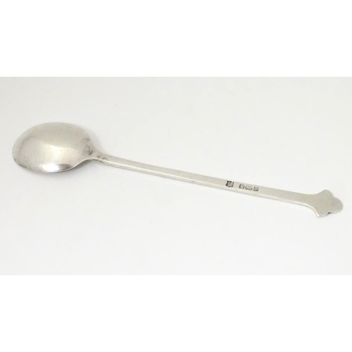 144 - A silver preserve spoon hallmarked Sheffield 1910 maker Cooper Brothers & Sons Ltd. 6'' long (20g)