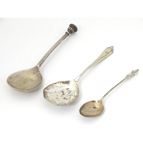 152 - 3 various silver spoons comprising a seal top spoon hallmarked Sheffield 1912 maker Thomas Bradbury ... 