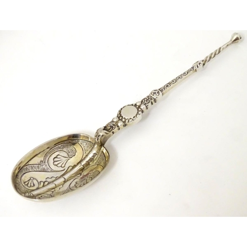 163 - A cased souvenir Coronation / anointing spoon hallmarked Sheffield 1901 maker James Deakin & Sons 4 ... 