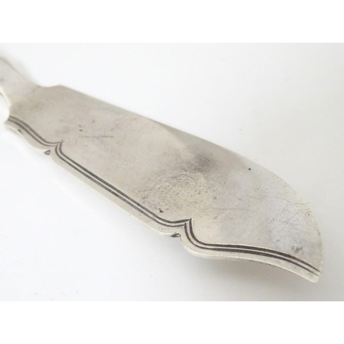 174 - A silver fiddle pattern knife hallmarked London 1890 maker Brewis & Co. 8'' long (60g)