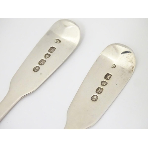 180 - Assorted silver comprising a pair of fiddle pattern teaspoons hallmarked London 1823 together with t... 