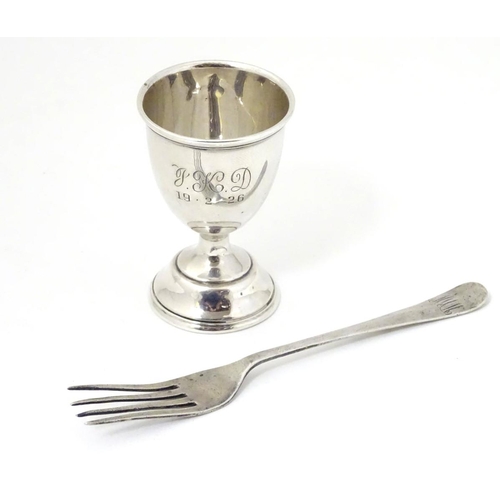 197 - A silver pedestal egg cup hallmarked Birmingham 1924 maker Joseph Gloster Ltd. together with a silve... 