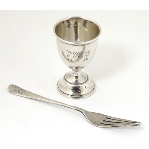 197 - A silver pedestal egg cup hallmarked Birmingham 1924 maker Joseph Gloster Ltd. together with a silve... 