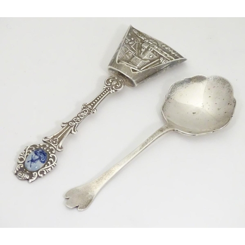 203 - A silver spoon with trefid handle hallmarked Sheffield 1921 maker James Deakin & Sons 4 3/4'' long. ... 