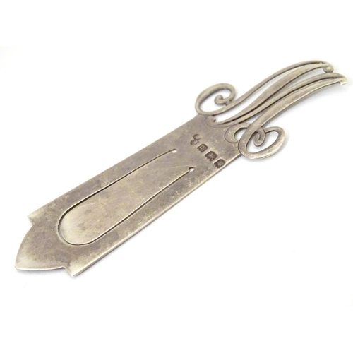 222 - A silver bookmark / paper clip hallmarked London 1927 maker Harrods Ltd ( Richard Woodman Burbridge)... 