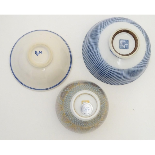 92 - A quantity of ceramic items to include a blue and white Chinese rice bowl, with character marks unde... 