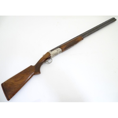 505 - Shotgun: a Marocchi/Classic Doubles 'Model 92' 12 bore over & under sporting gun. 30'' multichoke ba... 