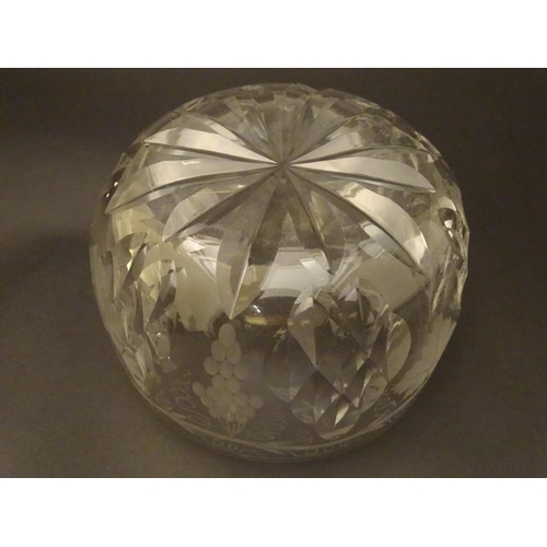 135 - A Victorian crystal glass rinser / finger bowl, decorated with etched fruiting vine, hobnail section... 
