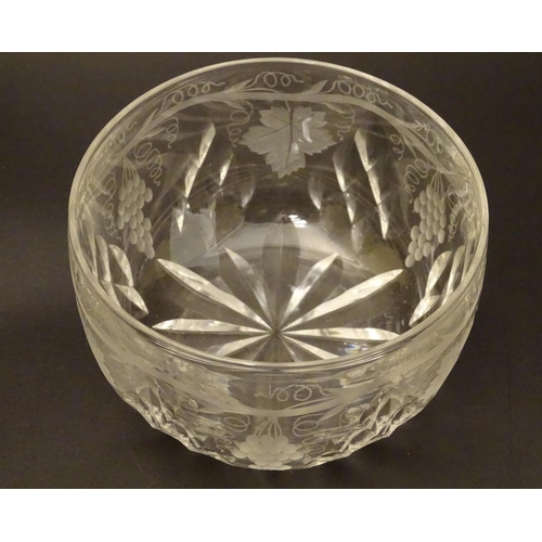 135 - A Victorian crystal glass rinser / finger bowl, decorated with etched fruiting vine, hobnail section... 