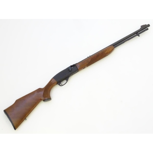 392 - Firearm: a Remington 'Speedmaster Model 552' .22LR semiautomatic rimfire rifle, 21 1/2'' barrel, thr... 